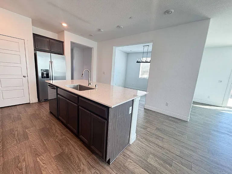 2454 Quesada Dr — Photo 7