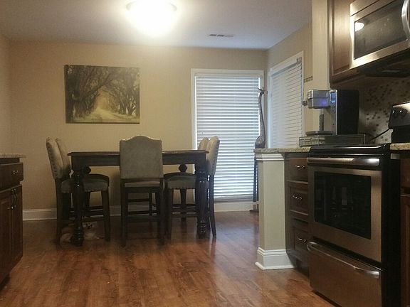 4th image of 1927 Tanglewood Dr Unit 1B