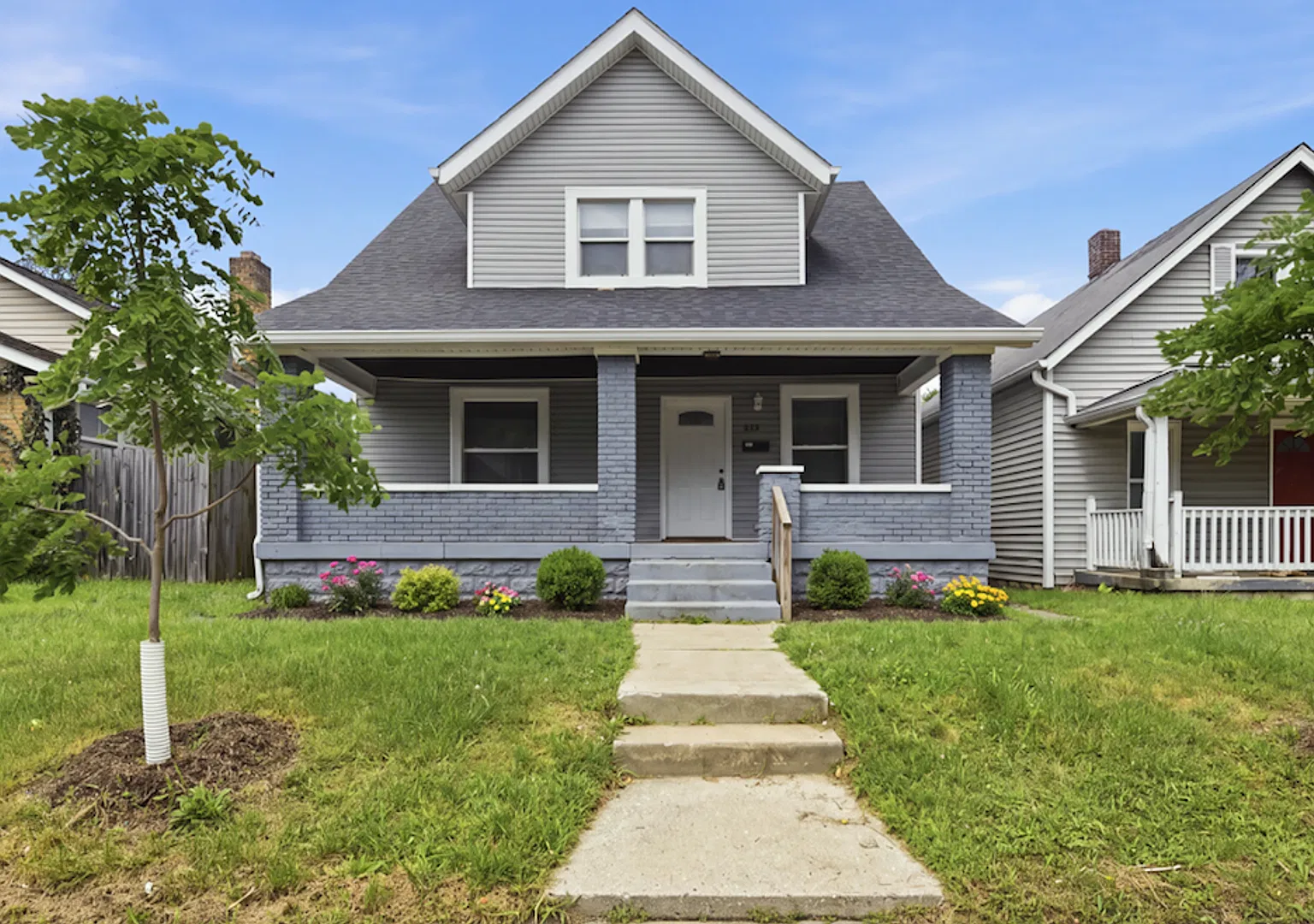 842 N Oakland Avenue — Photo 1