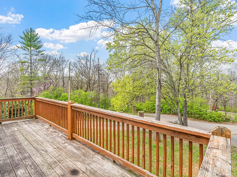 9907 Donovan Ln — Photo 6