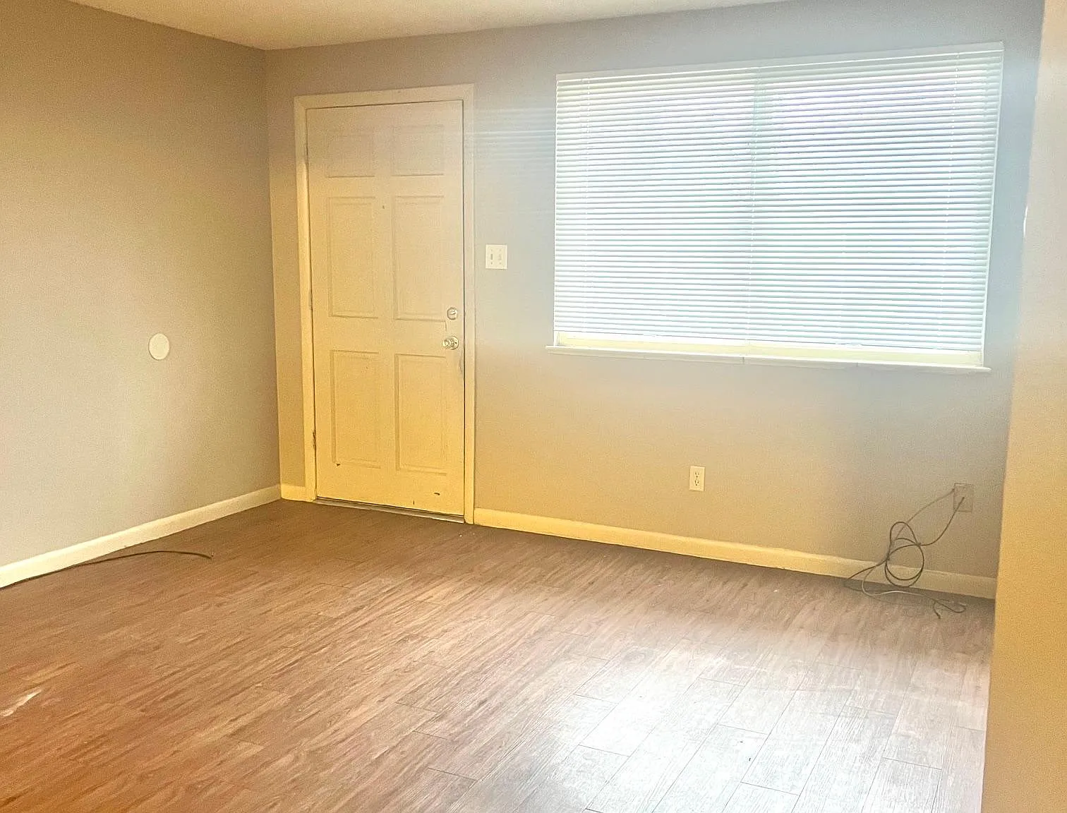 2 bed, 850 sqft, $1,350 — Photo 3