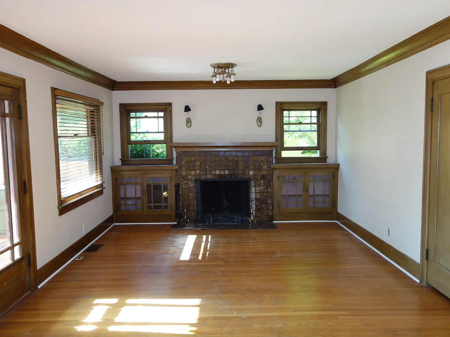 2 bed, 1000 sqft, $3,000 — Photo 2