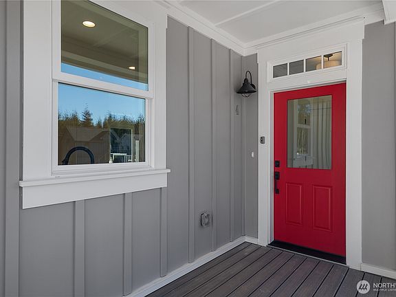 3rd image of 4 Springboard Street