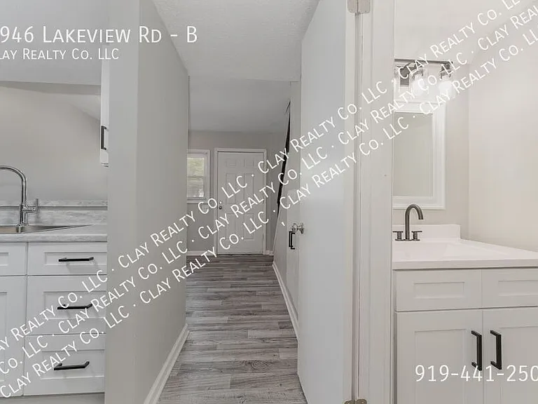 1946 Lakeview Rd #B — Photo 9