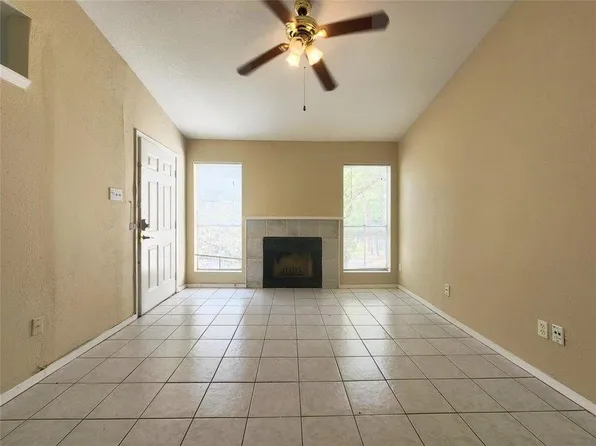 3900 Woodchase Dr APT 102, Houston, TX 77042