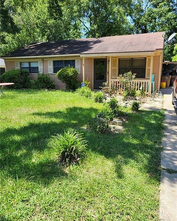 1st image of 608 Louise Dr W