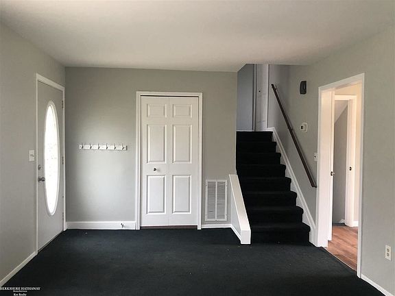 3rd image of 17177 Eastland St