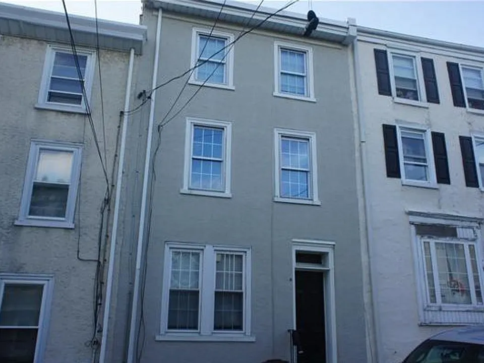 128 Jamestown Ave