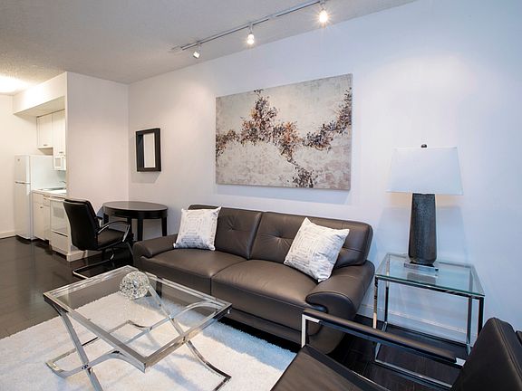 2nd image of 150 W 51st St APT 924