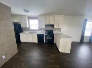 59599 Susan Ln E, New Haven, MI 48048