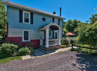 72 Hemlock Rd, Lake Ariel, PA 18436