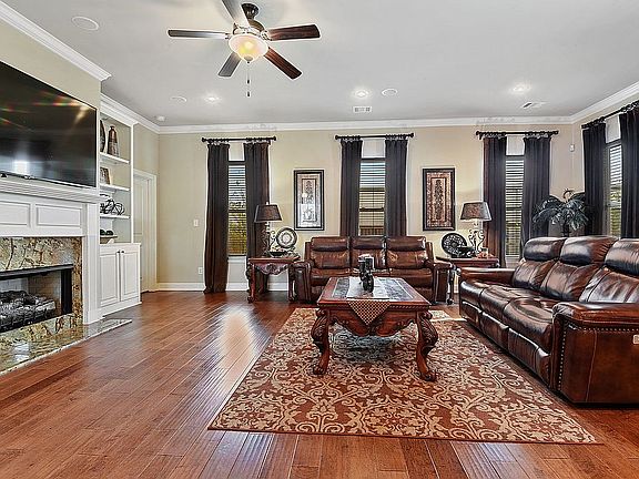 3rd image of 40495 Mignon Ave
