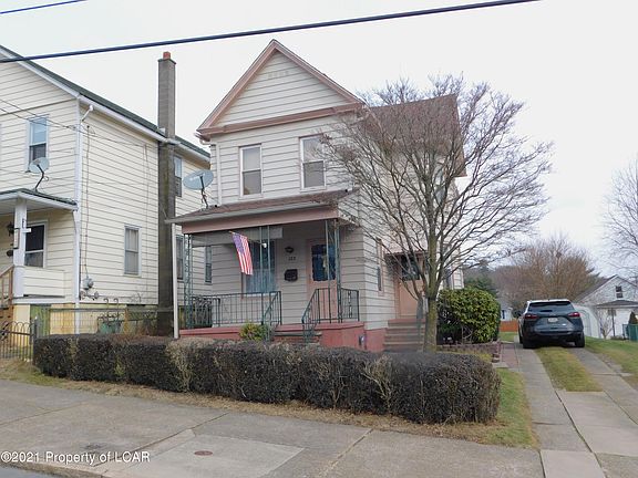 2nd image of 122 Orchard St