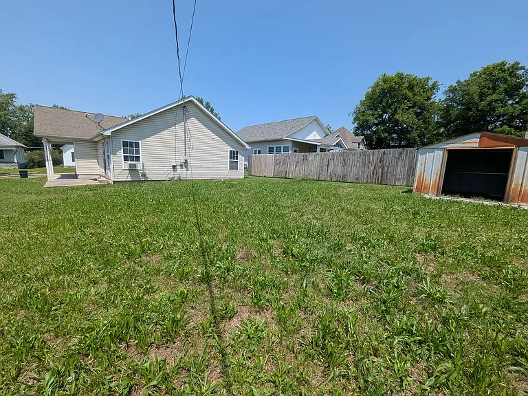 327 S Roane St — Photo 14