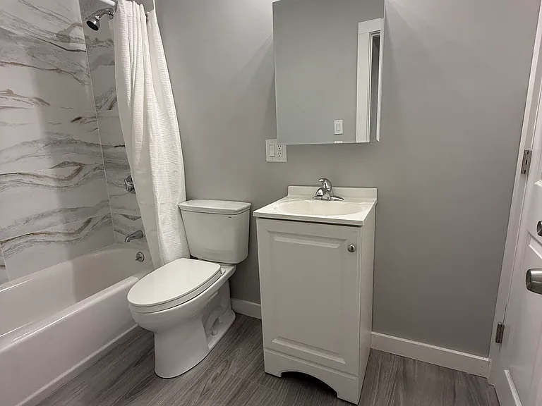565 Hyde Park Ave #2 — Photo 15