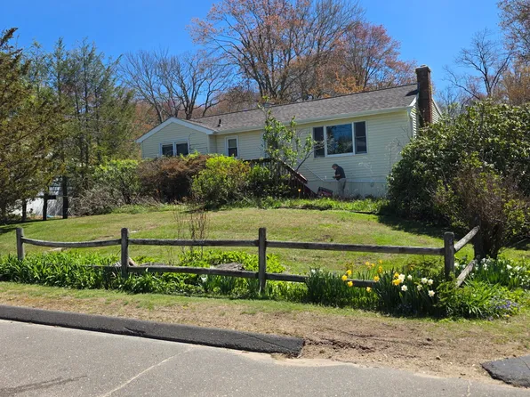6 Colonial Drive, Prospect, CT 06712