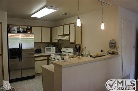 4th image of 49 N Via Colinas