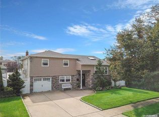 387 Montgomery Ave, Oceanside, NY 11572