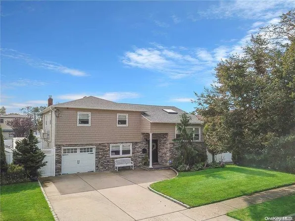 387 Montgomery Avenue, Oceanside, NY 11572