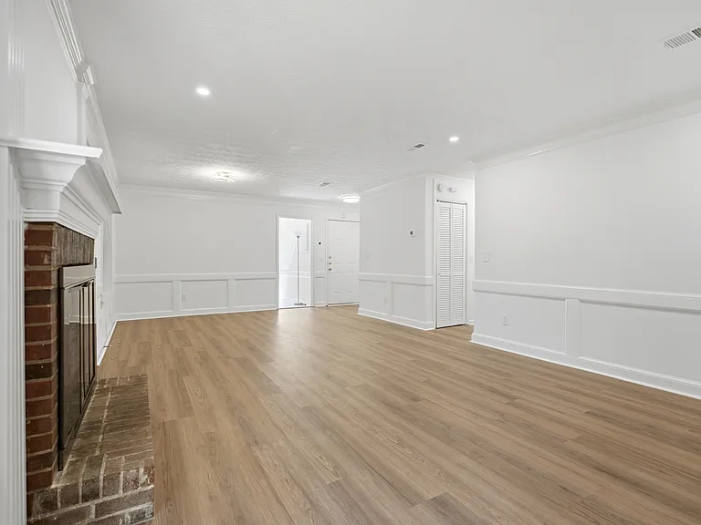 129 Sandalwood Cir — Photo 5