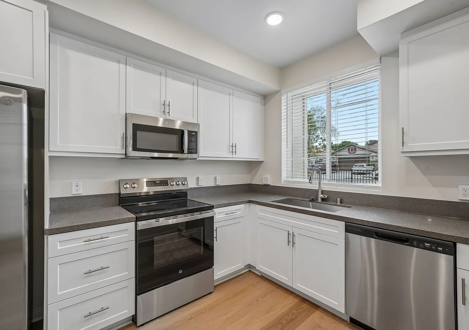 Gallery Park - Modern apartment living in the heart of Riverside, CA — Photo 4