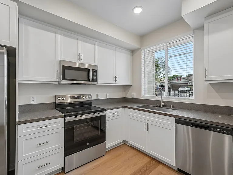 Gallery Park - Modern apartment living in the heart of Riverside, CA — Photo 4