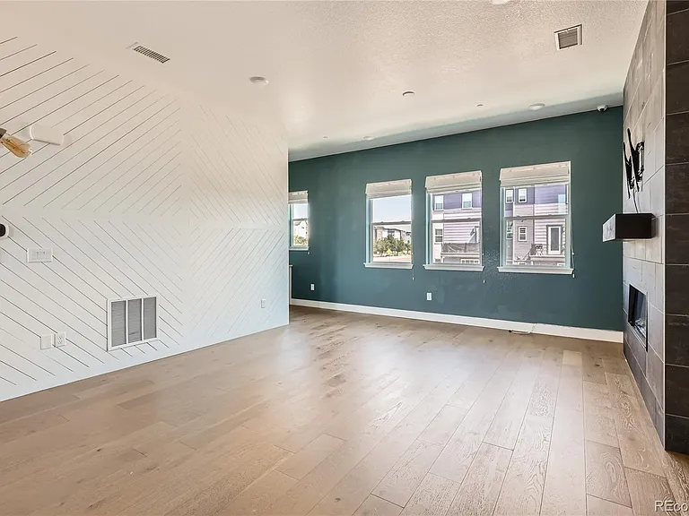 1565 W 67th Ave — Photo 18