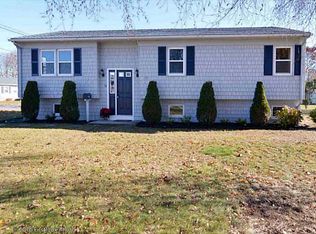 36 Calderwood Dr, Warwick, RI 02886