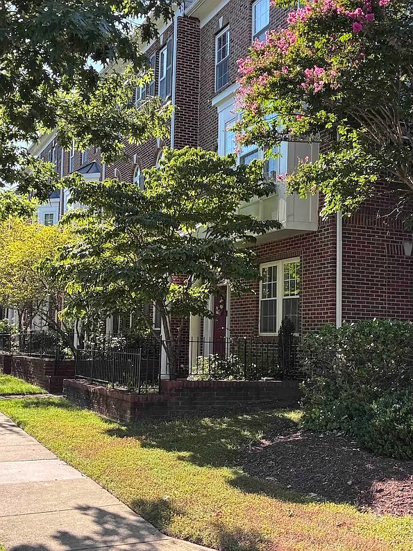 3 bed, 1618 sqft, $3,600 — Photo 3