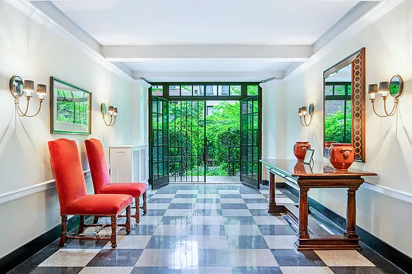 Sold by The SIMPLE Real Estate Co | media 5