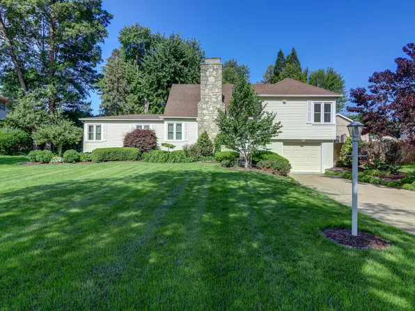 806 N 11th St, Clinton, IA 52732