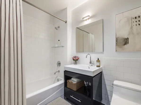 550 West 54th Street image 4 of 27