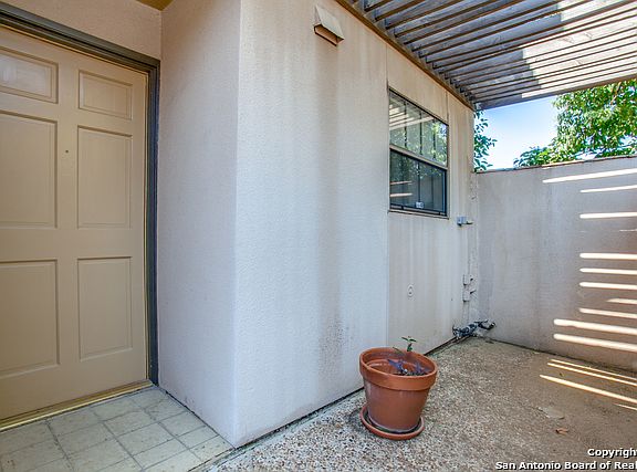3rd image of 138 Grove Pl
