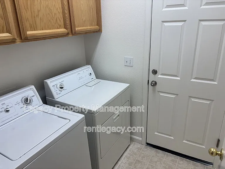 1843 Dawnelle Way — Photo 16