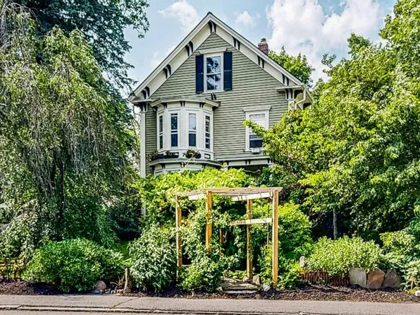 239 Arlington St, Acton, MA 01720