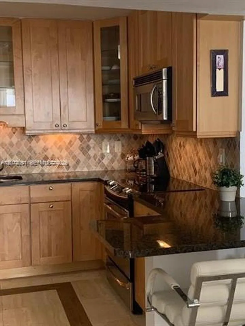 9341 Collins Avenue Cu — Photo 1