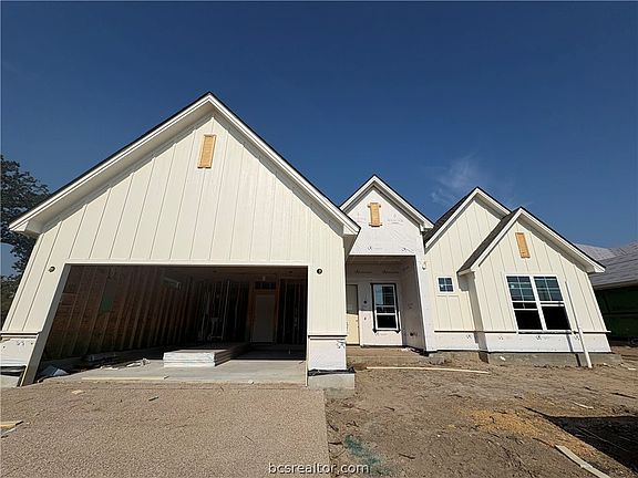 2nd image of 4025 Pacific Crest Way