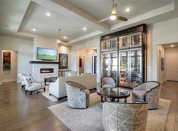3rd image of 14400 Canyon Bluff Ct