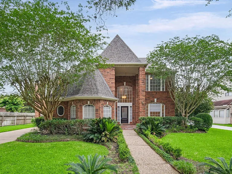 3622 Springhill Ln — Photo 1
