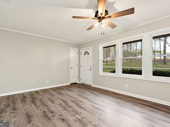 3rd image of 726 Peachtree Rd