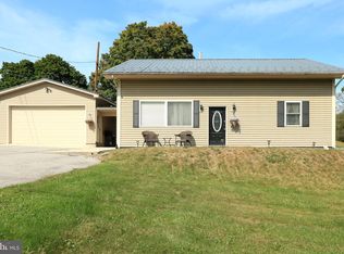 880 Hoovers Ln, Tyrone, PA 16686
