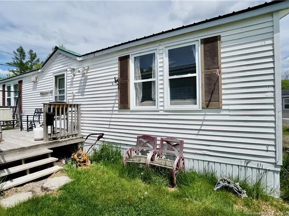 5A Edgewood St, Saint Stephen, NB E3L 3C3