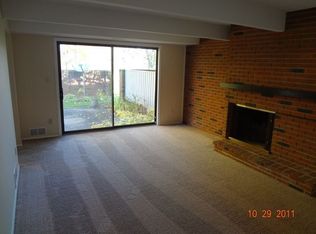 717 Tinkers Ln, Northfield, OH 44067