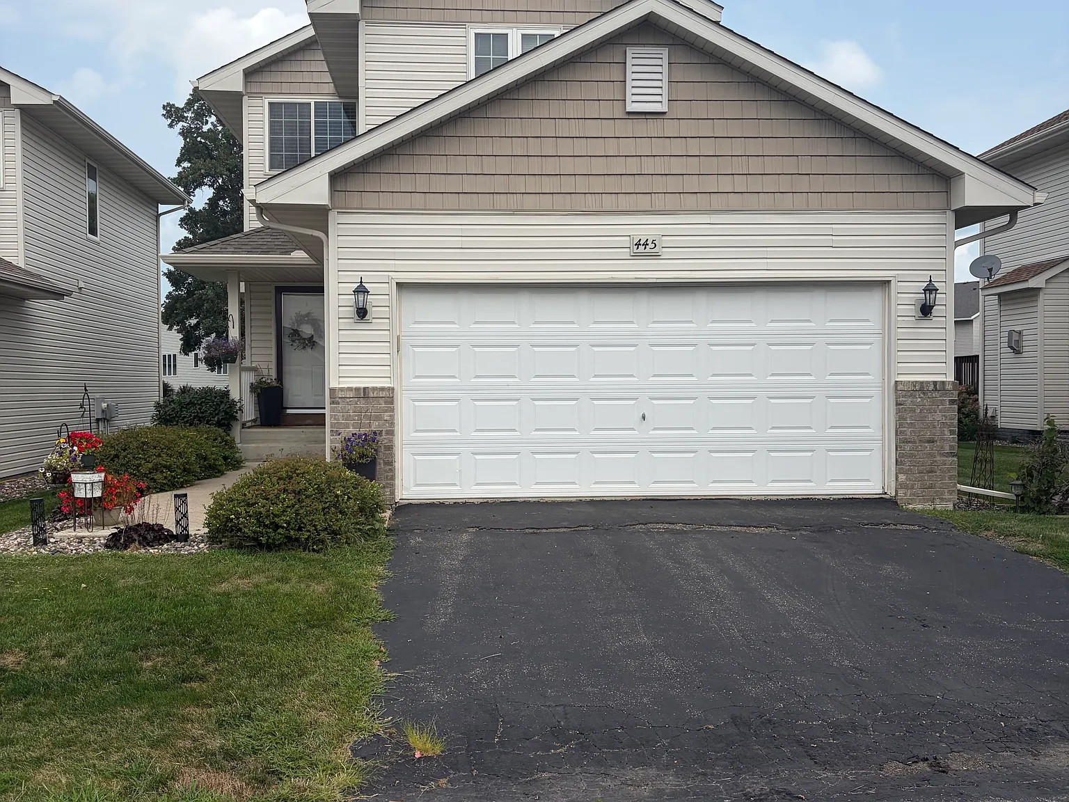 3 bed, 1454 sqft, $2,200 — Photo 2