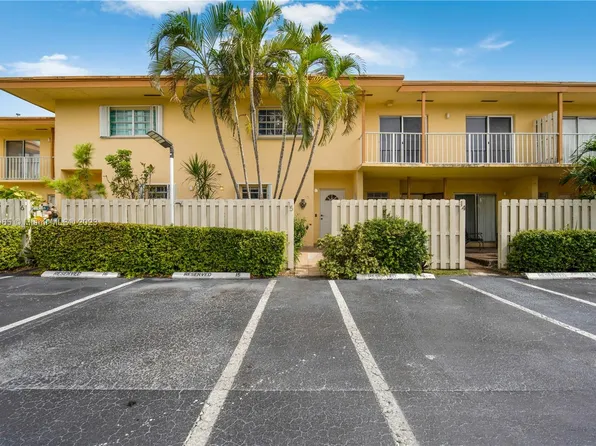 8360 SW 154th Ave APT 15, Miami, FL 33193