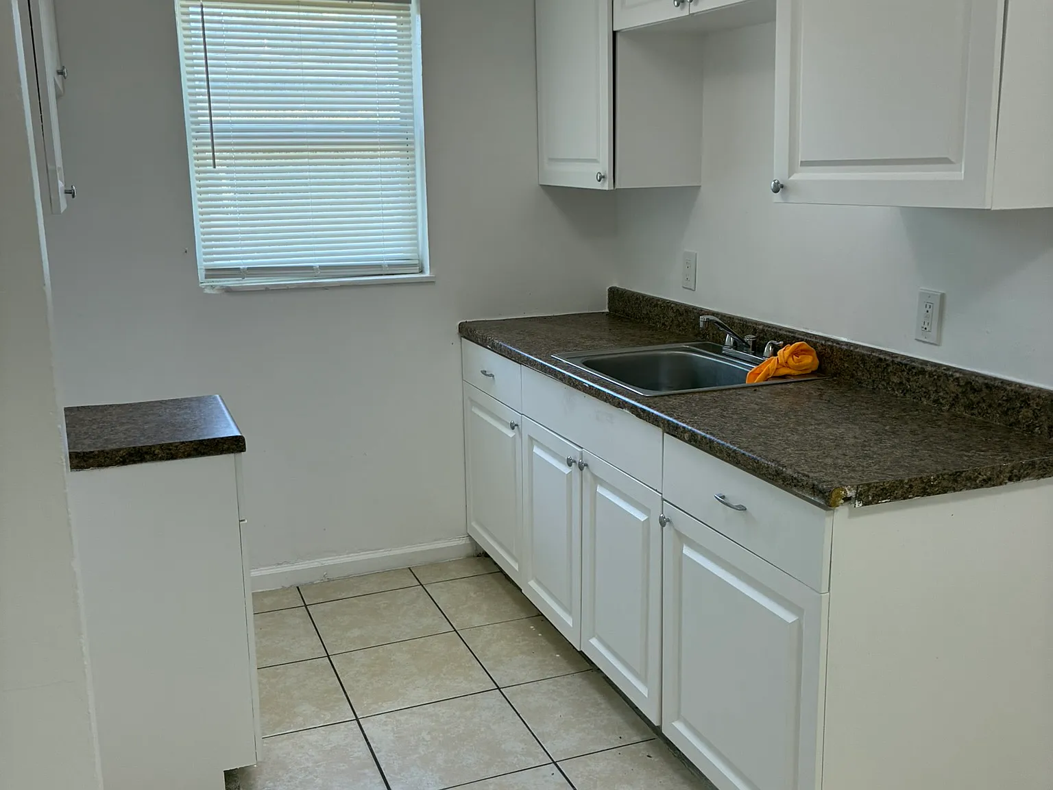 2 bed, 750 sqft, $1,500 — Photo 2