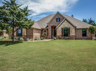 633 Oak Vista Rd, Waxahachie, TX 75167