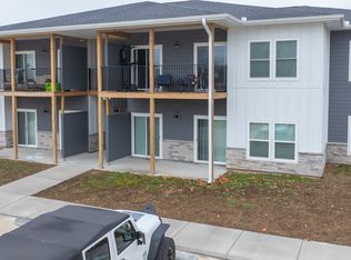 608 N Mill St APT D30, Eldon, MO 65026