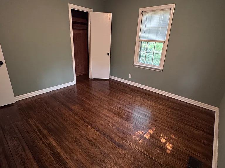 214 Randolph Ct — Photo 12