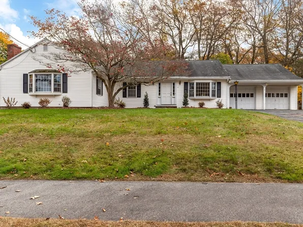 4 Vernon Dr, Hudson, MA 01749